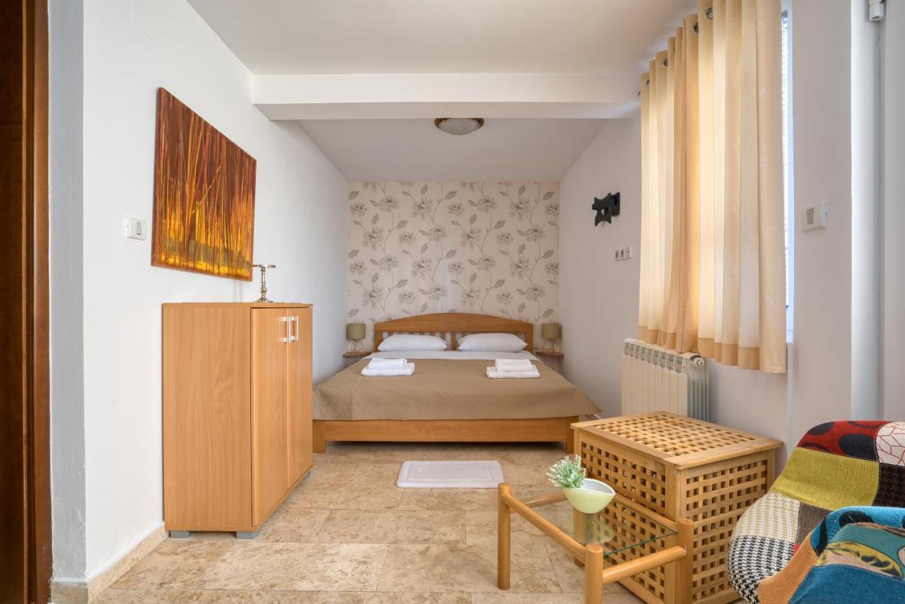 Apartman Marija Lux 스베티스테판 외부 사진